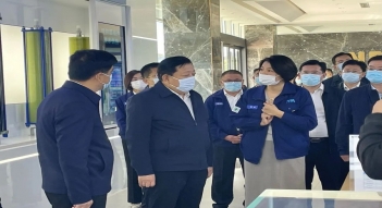 少妇AAA级久久久无码精品片