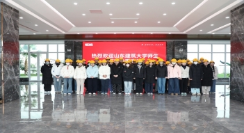 少妇AAA级久久久无码精品片